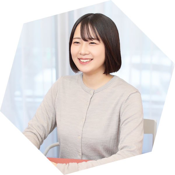 伊豆田 彩瑛　写真